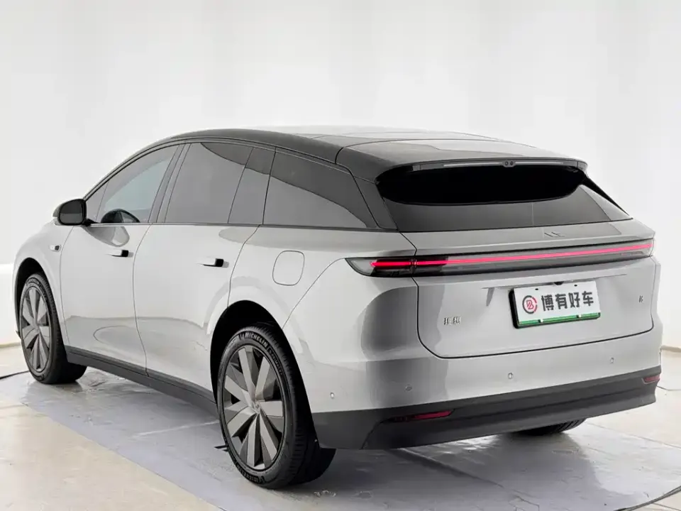 Li Li i6