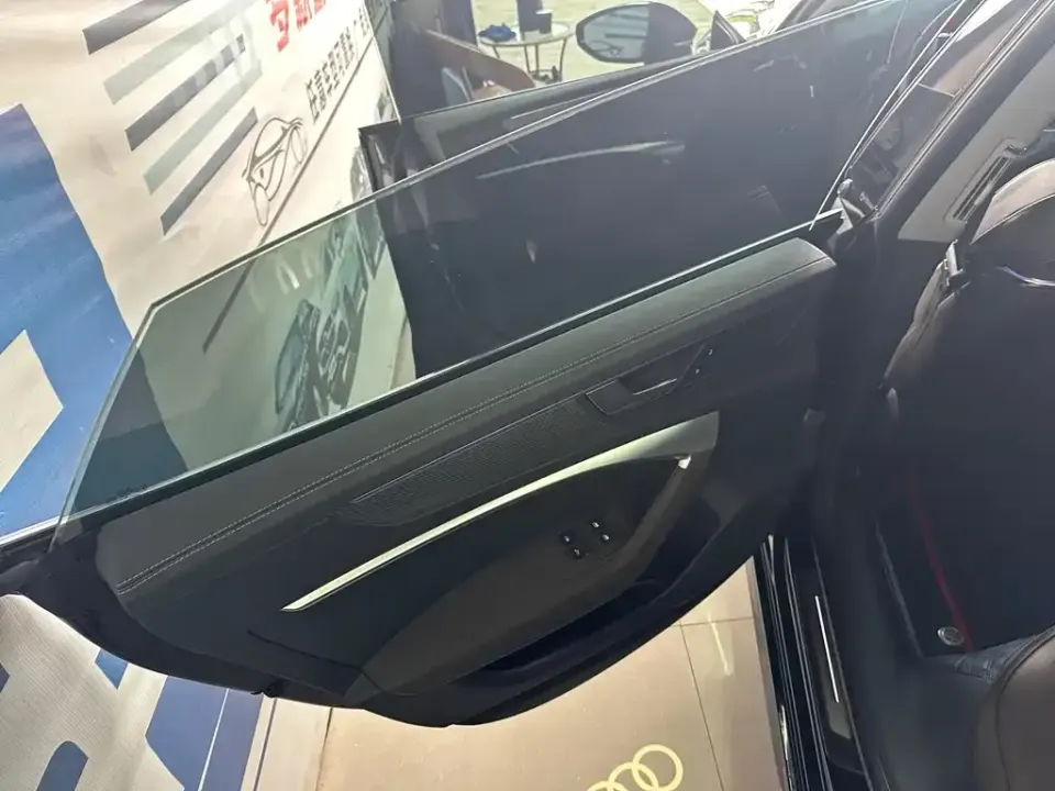 Audi A7L