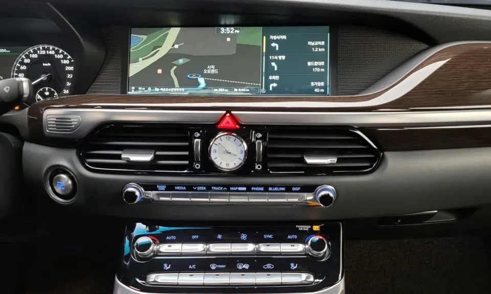 Genesis EQ900