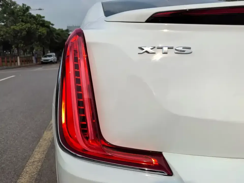 Cadillac XTS