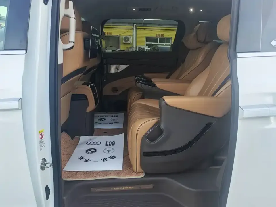 Denza Denza D9