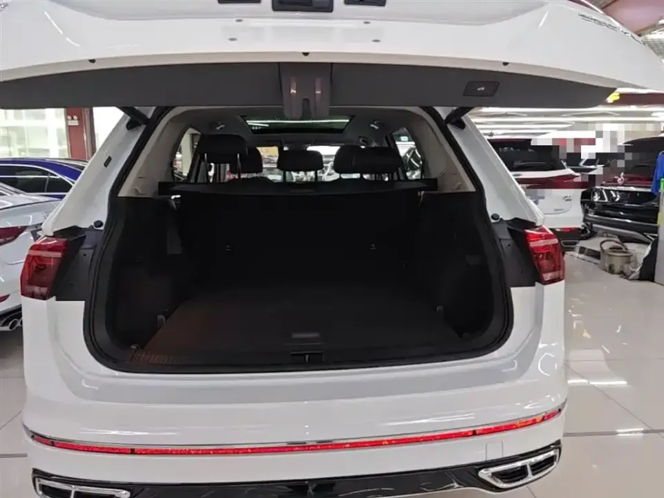 Volkswagen Tiguan L