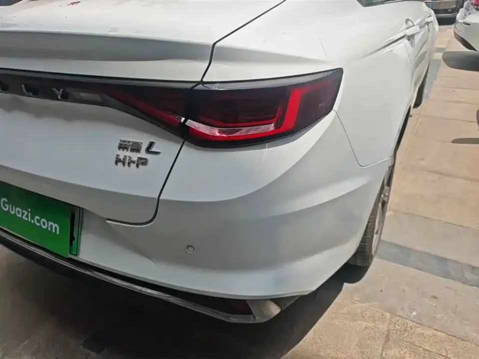 Geely L HiP