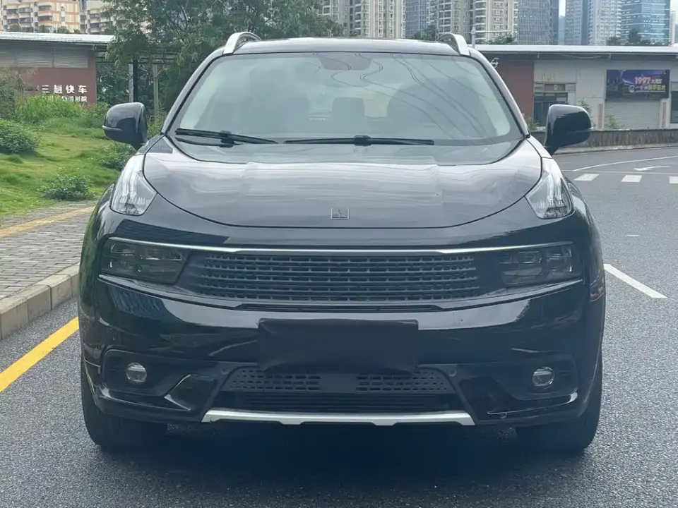 Lynk & Co 01 EM-P
