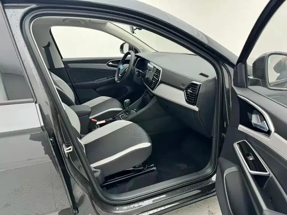 Jetta VS5