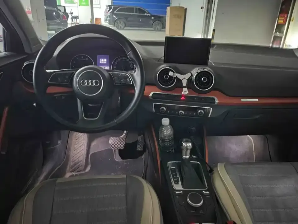 Audi Q2L