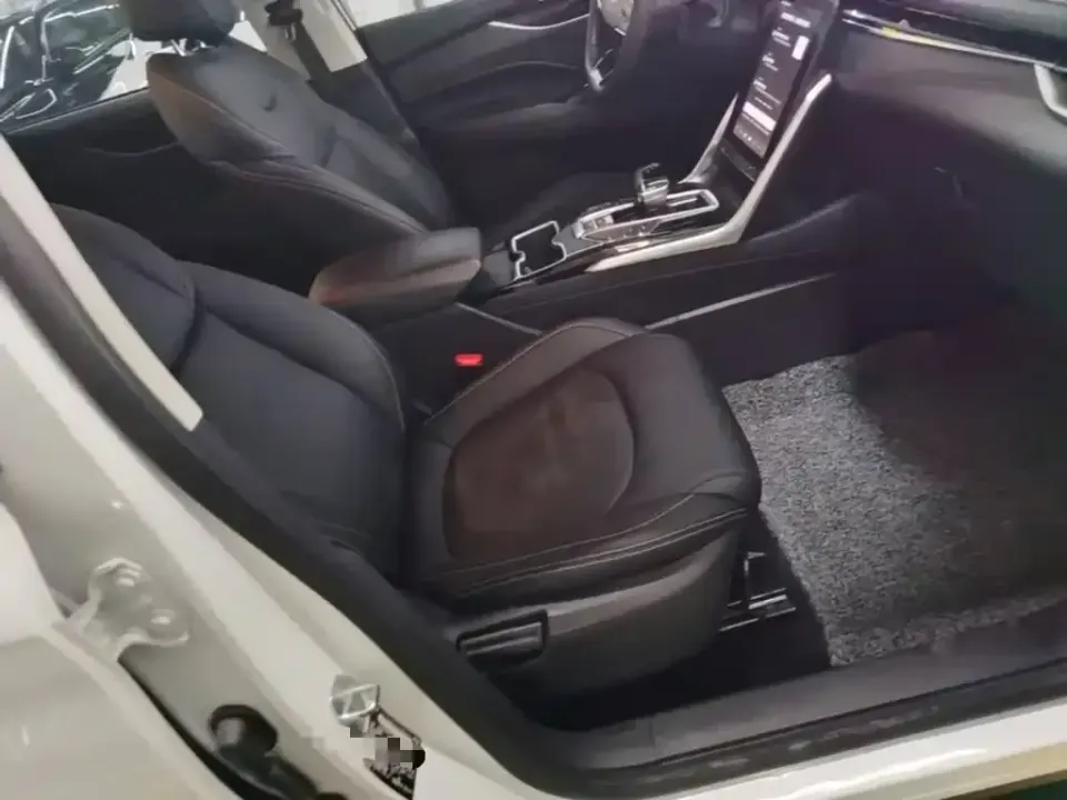 Maxus EUNIQ 6