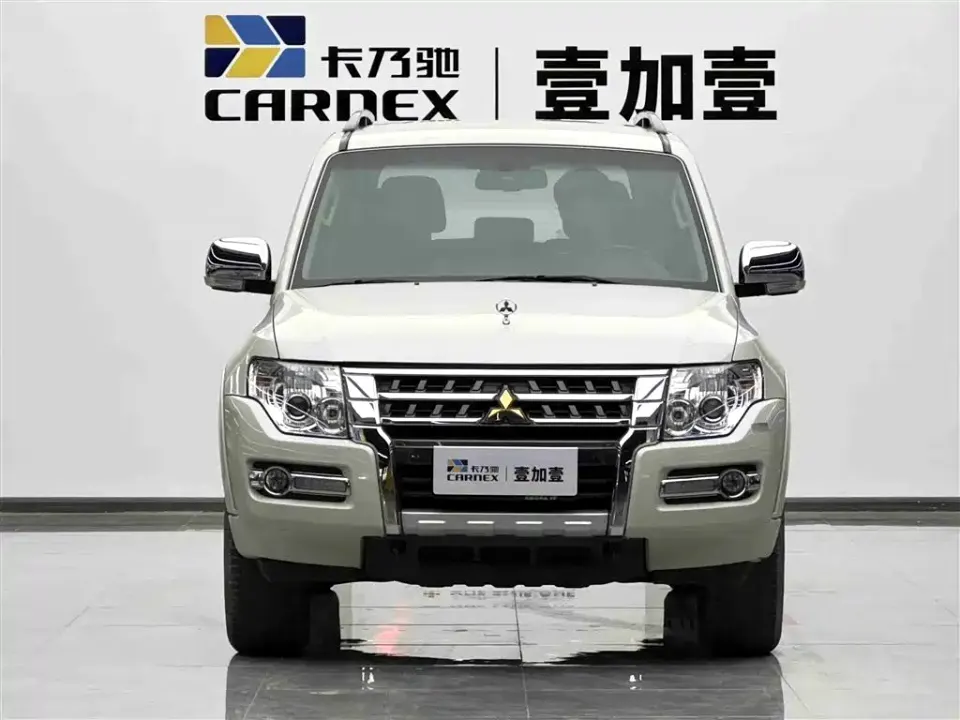 Mitsubishi Pajero (Import)