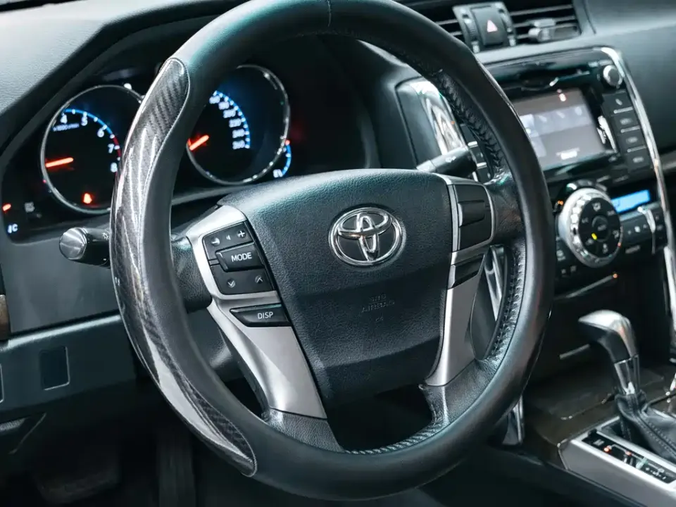 Toyota Reiz