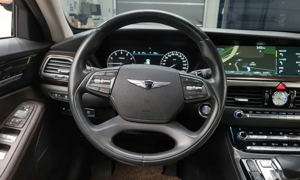 Genesis EQ900