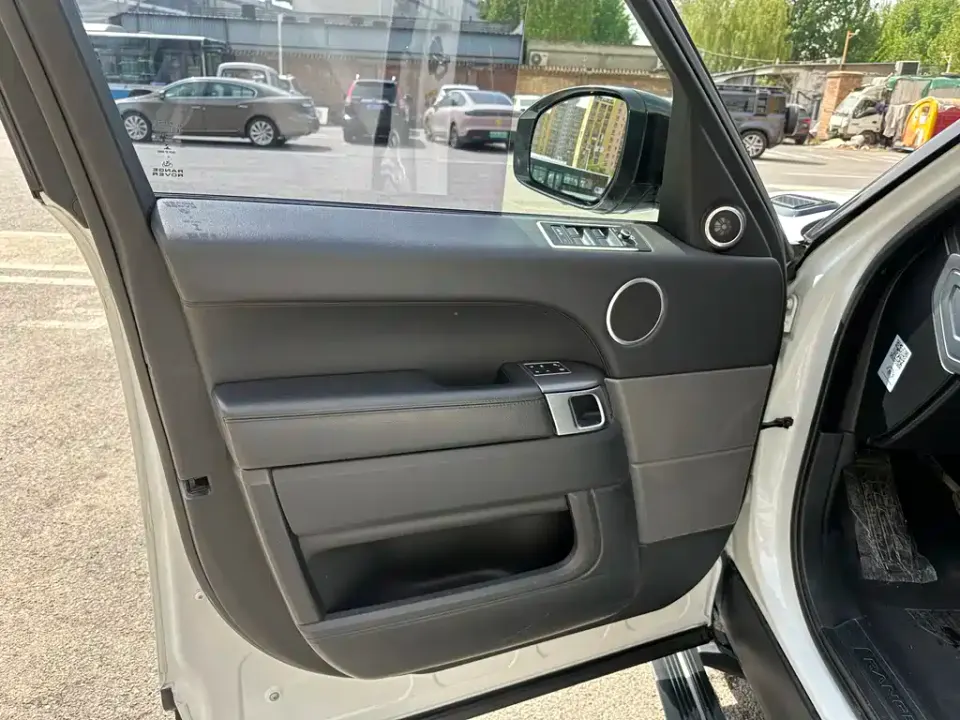 Land Rover Sport