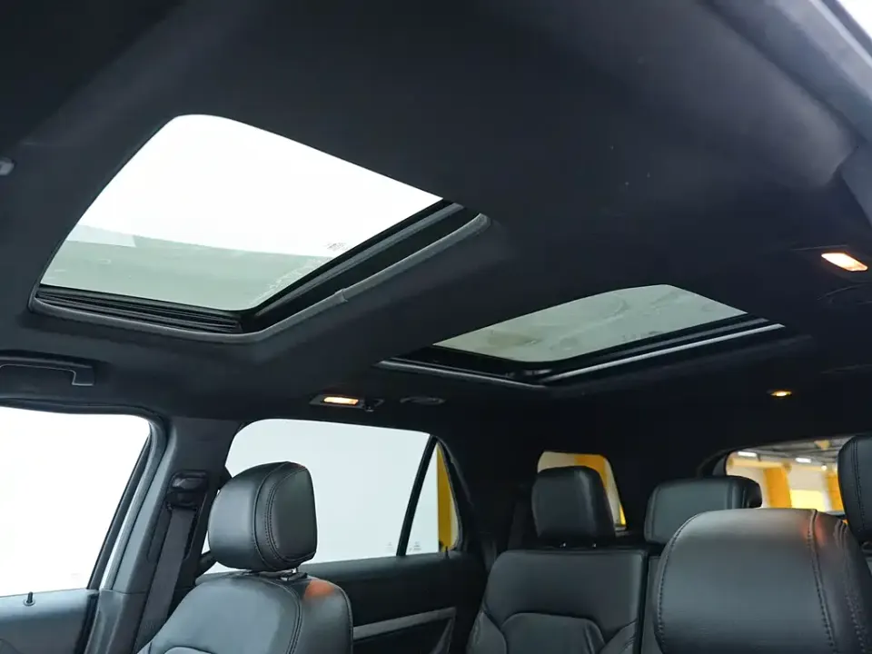 Ford Explorer (Import)