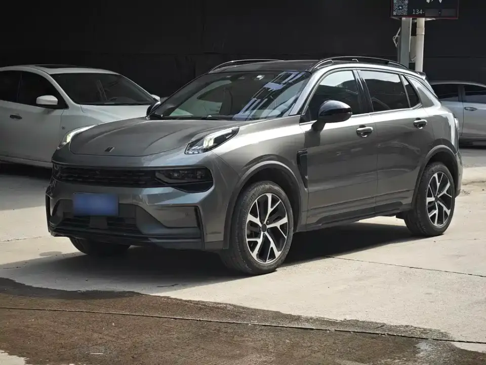 Lynk & Co 01