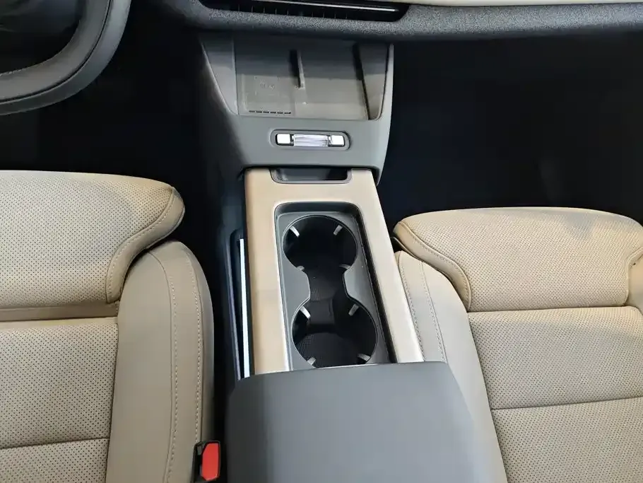 Volvo XC70 PHEV