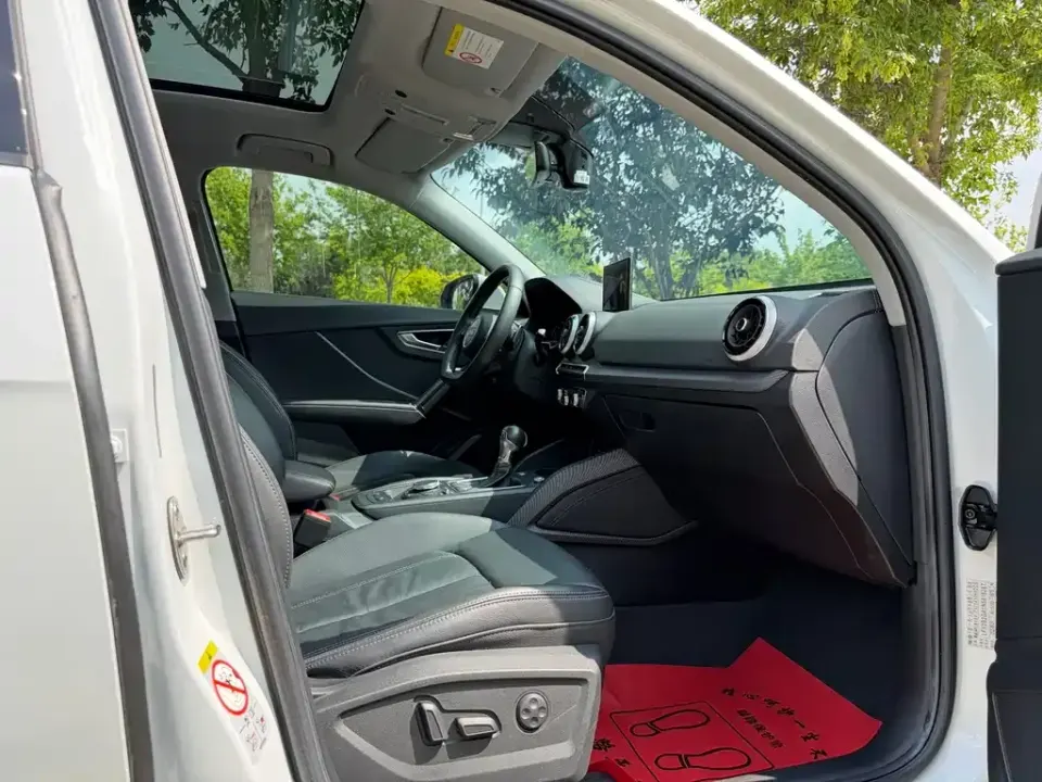 Audi Q2L