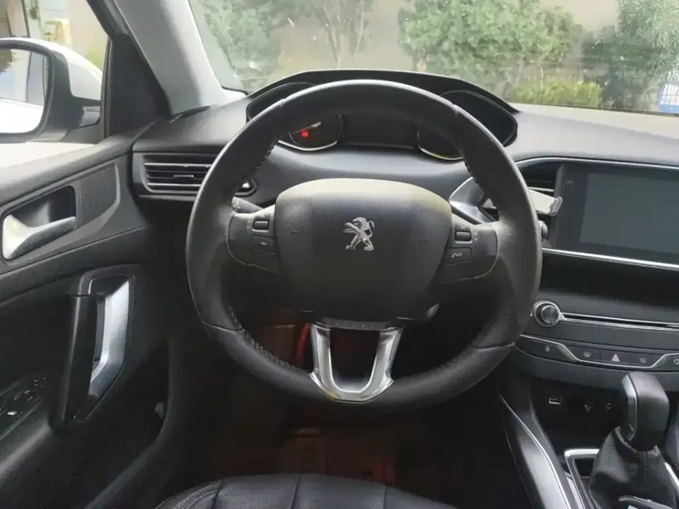 Peugeot 308S