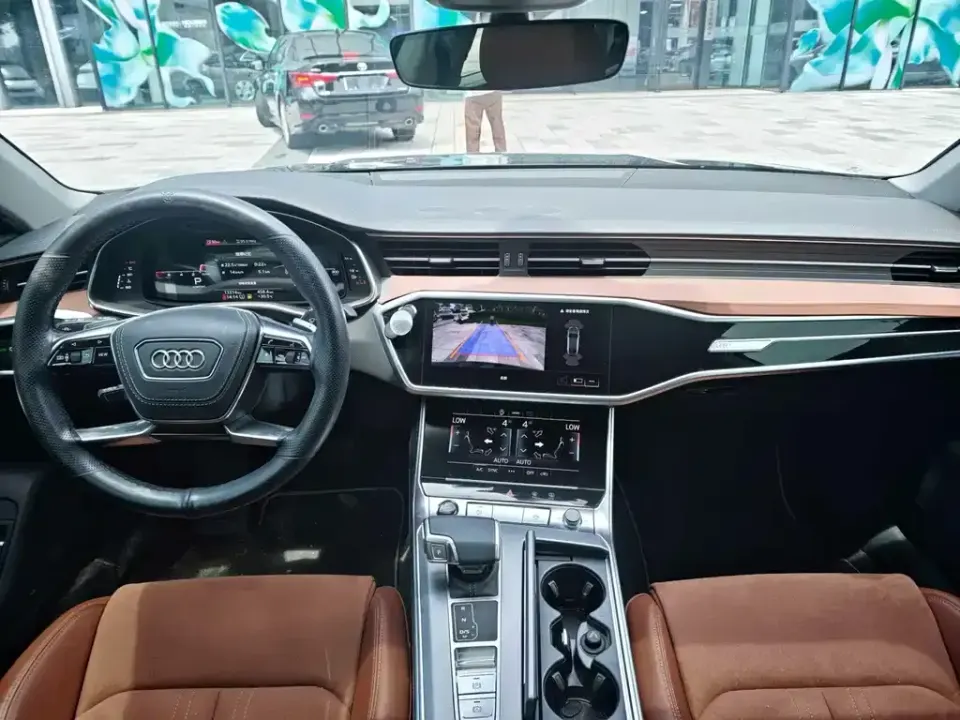 Audi A7L