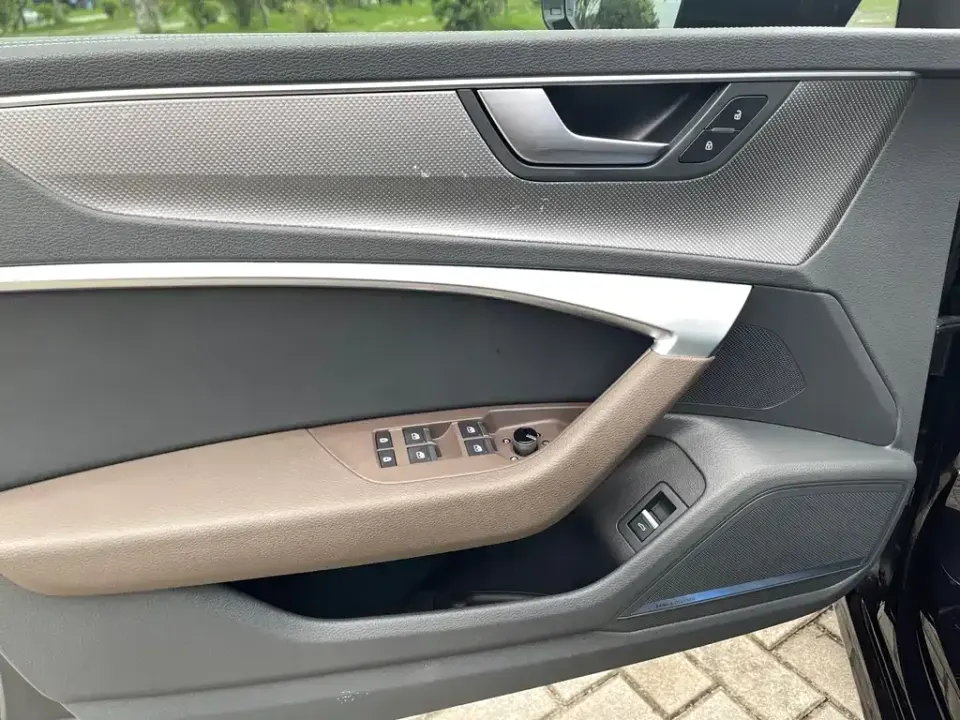 Audi A7L