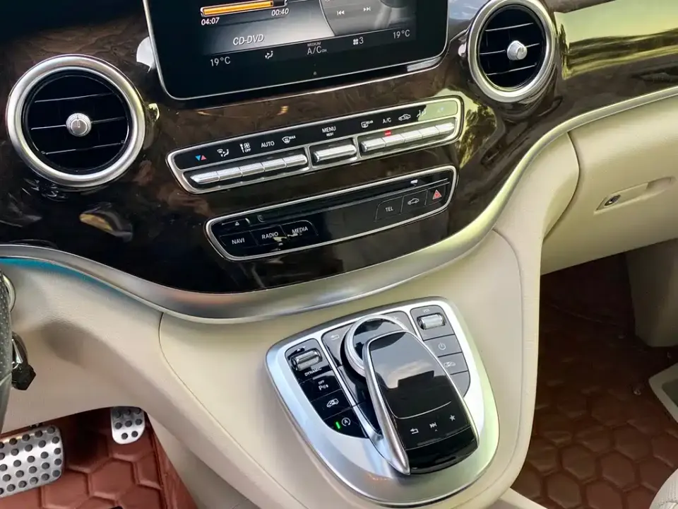 Mercedes-Benz V-Class