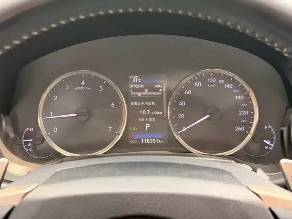 Lexus IS