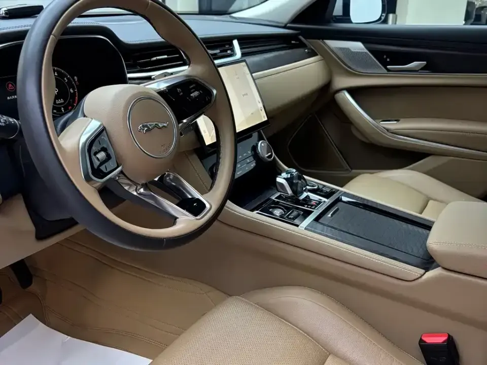 Jaguar XFL