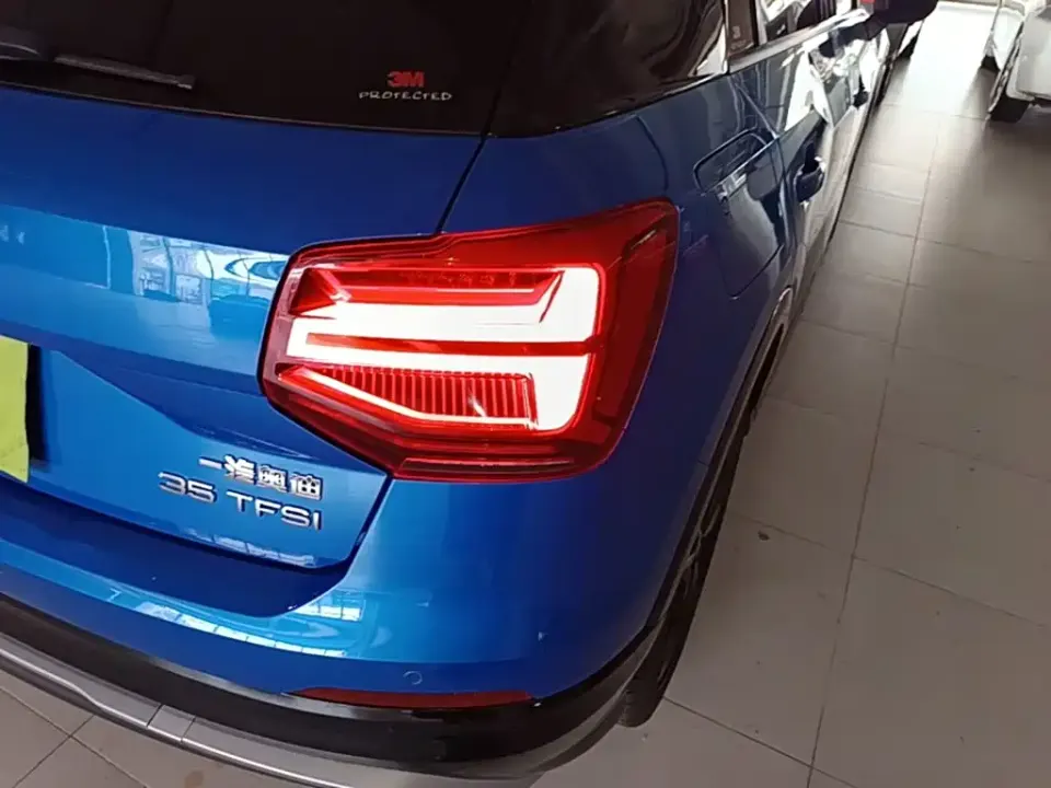 Audi Q2L