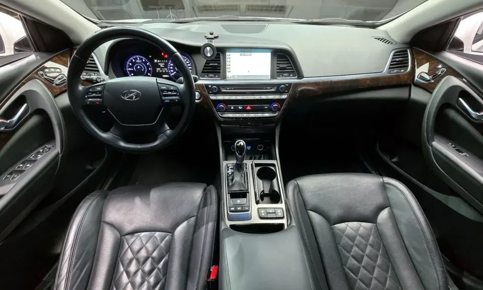 Hyundai Aslan