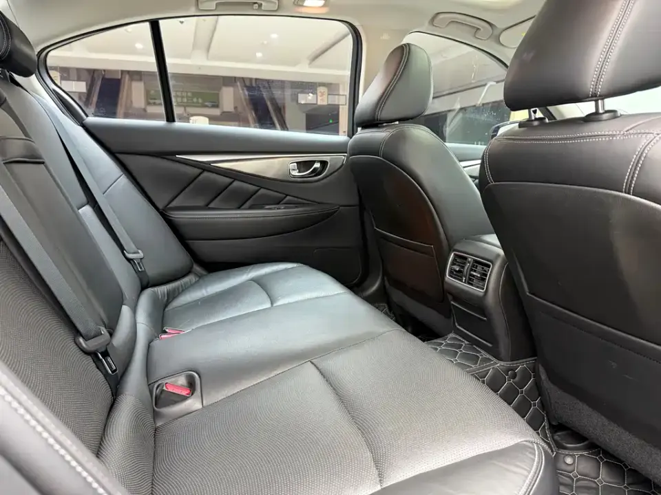 Infiniti Q50L
