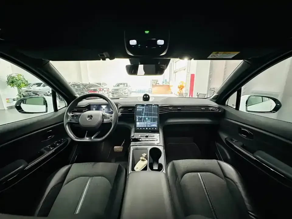 Nio EC6