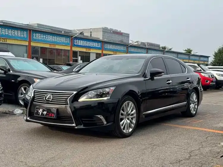 Lexus LS