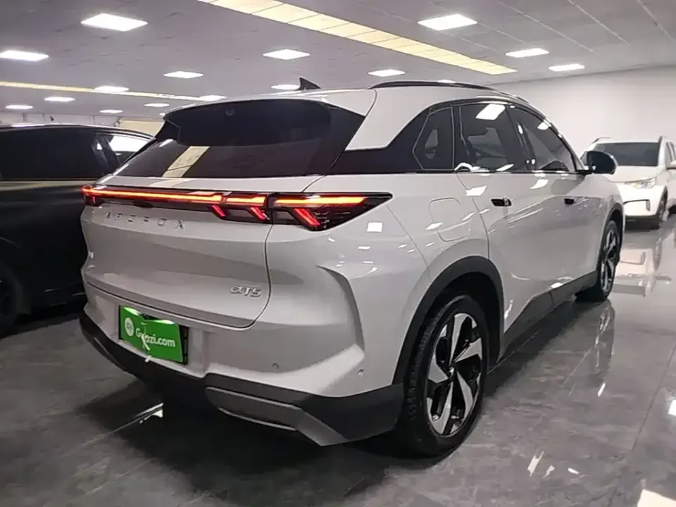 Arcfox Alpha T5