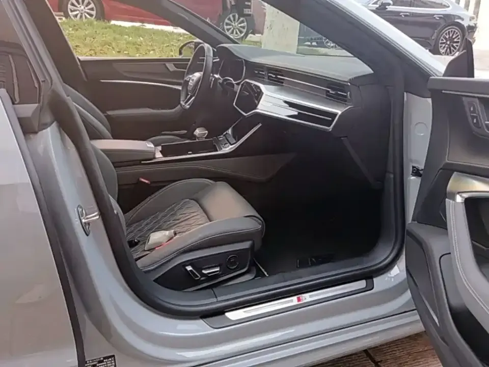 Audi A7L