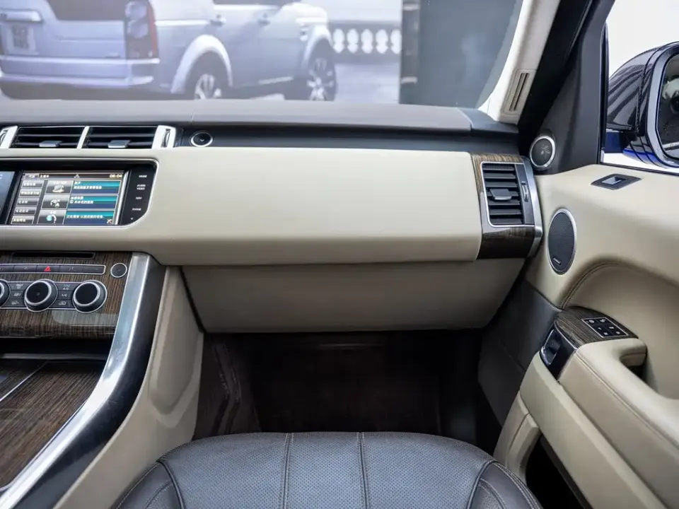 Land Rover Sport