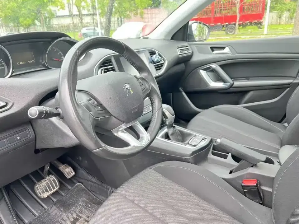 Peugeot 308S