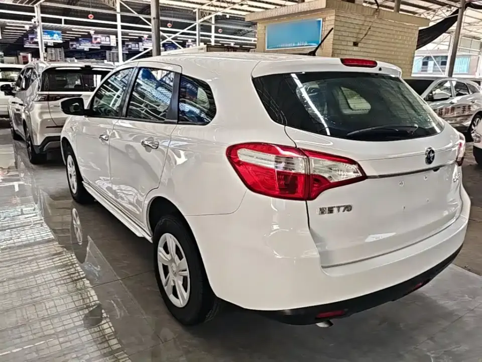 Venucia T70