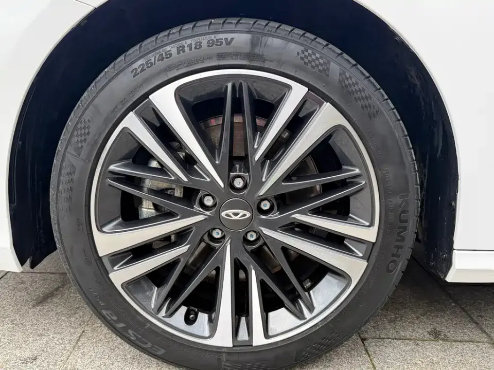 Chery Arrizo 8