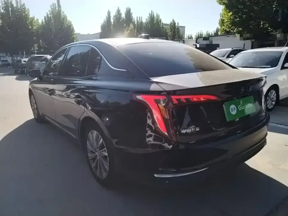 Hongqi Hongqi E-QM5