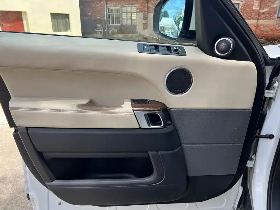 Land Rover Sport
