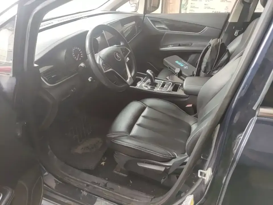 BYD MAX