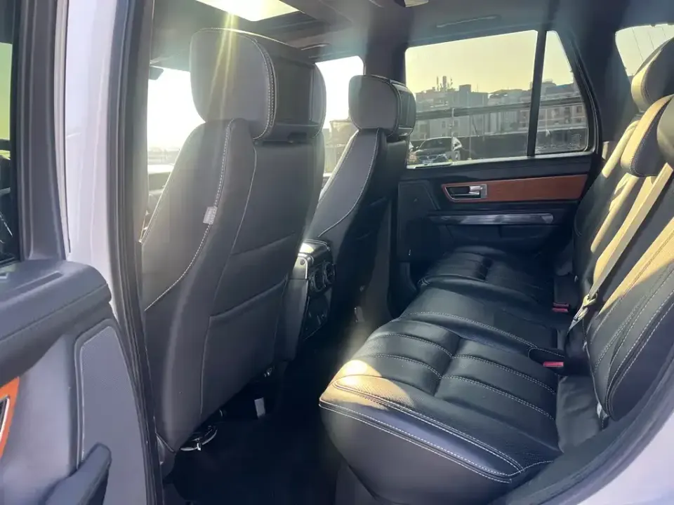 Land Rover Sport