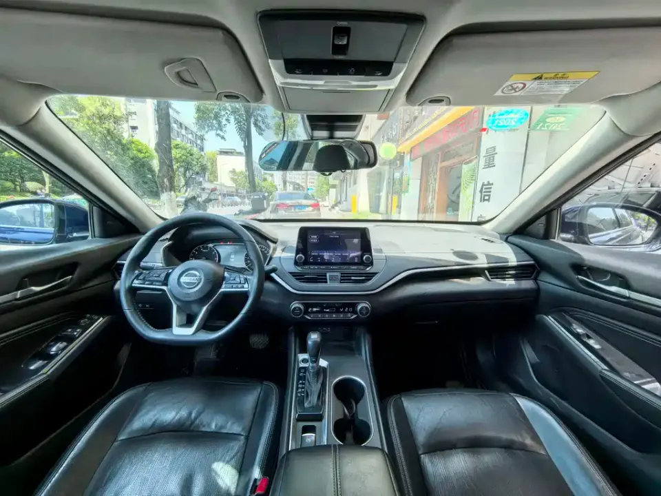 Nissan Teana