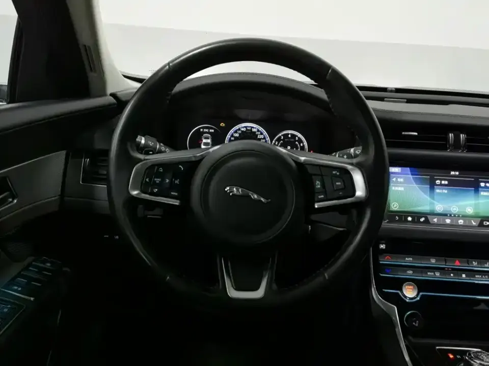 Jaguar XFL