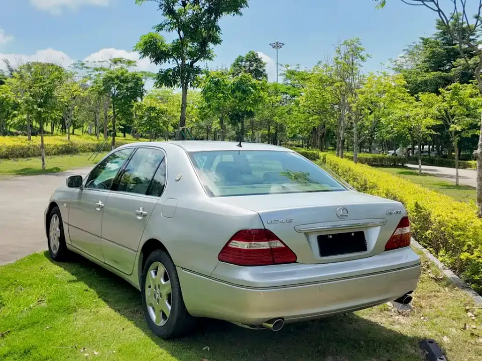 Lexus LS