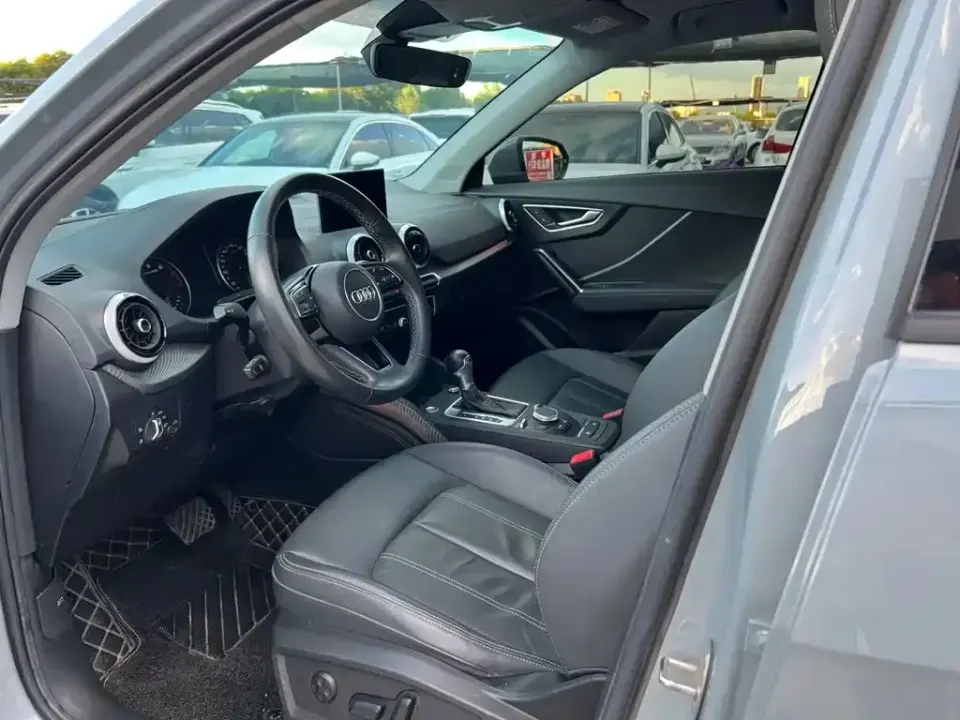 Audi Q2L