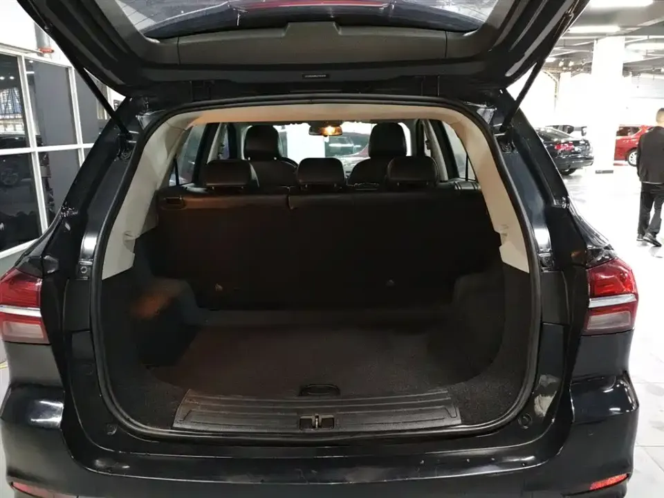 Roewe RX5