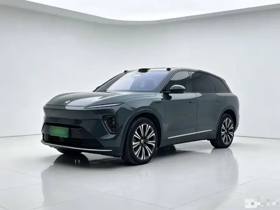 Nio ES8