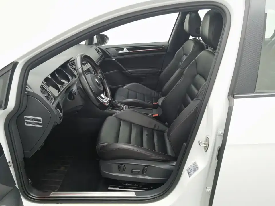 Volkswagen Golf GTI