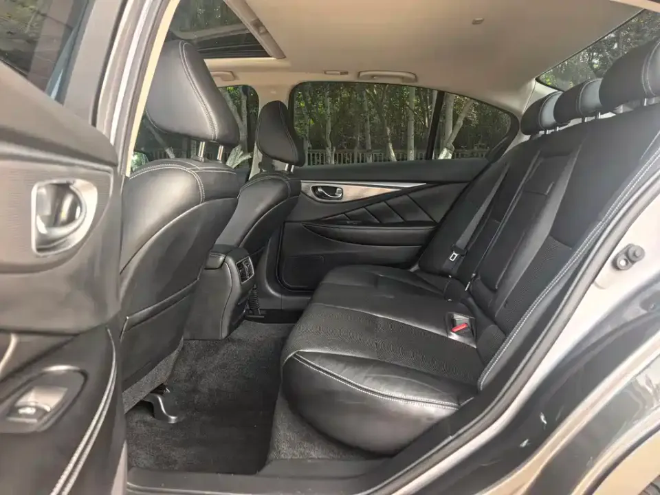 Infiniti Q50L