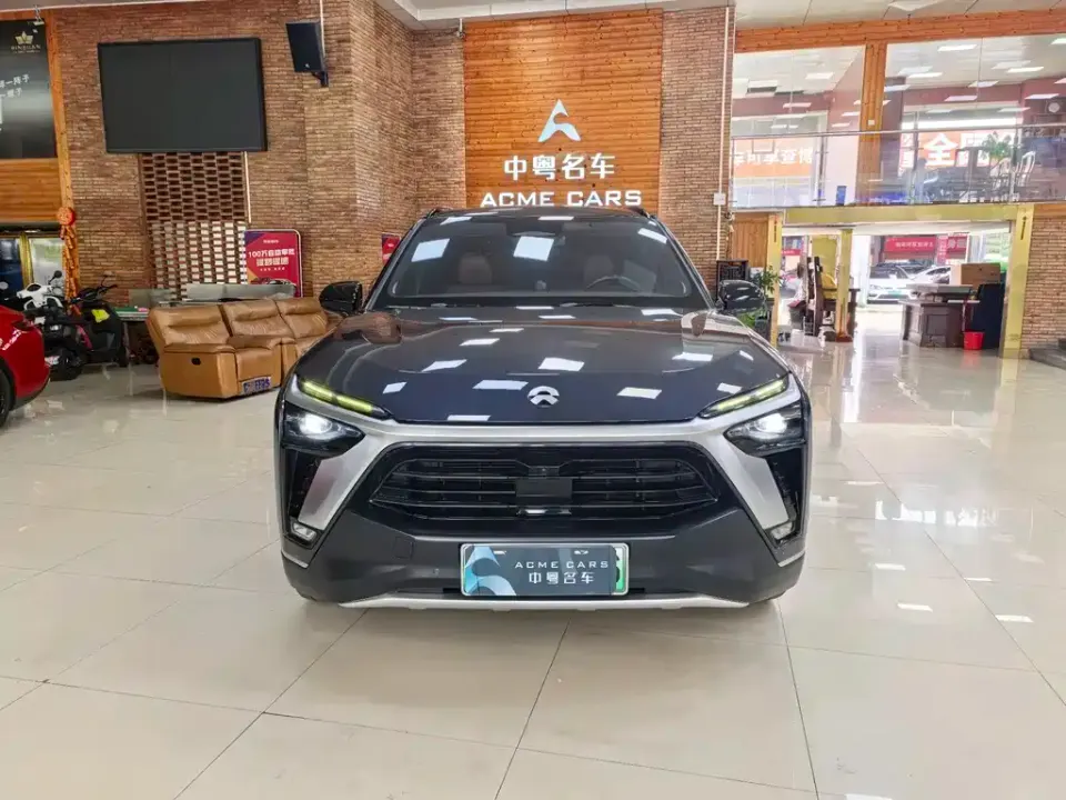 Nio ES8