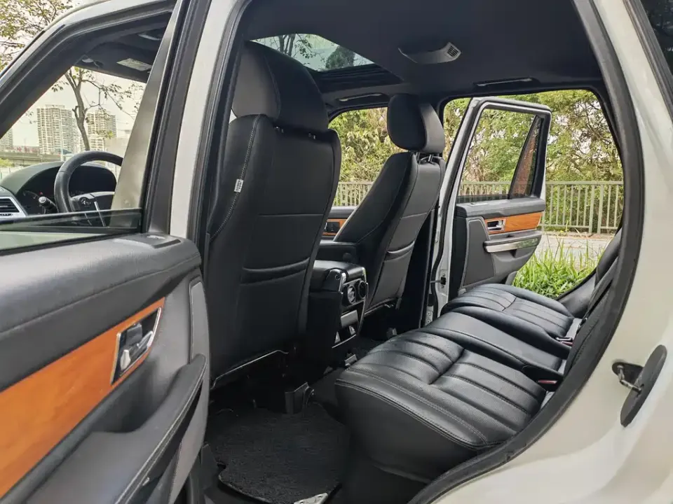 Land Rover Sport